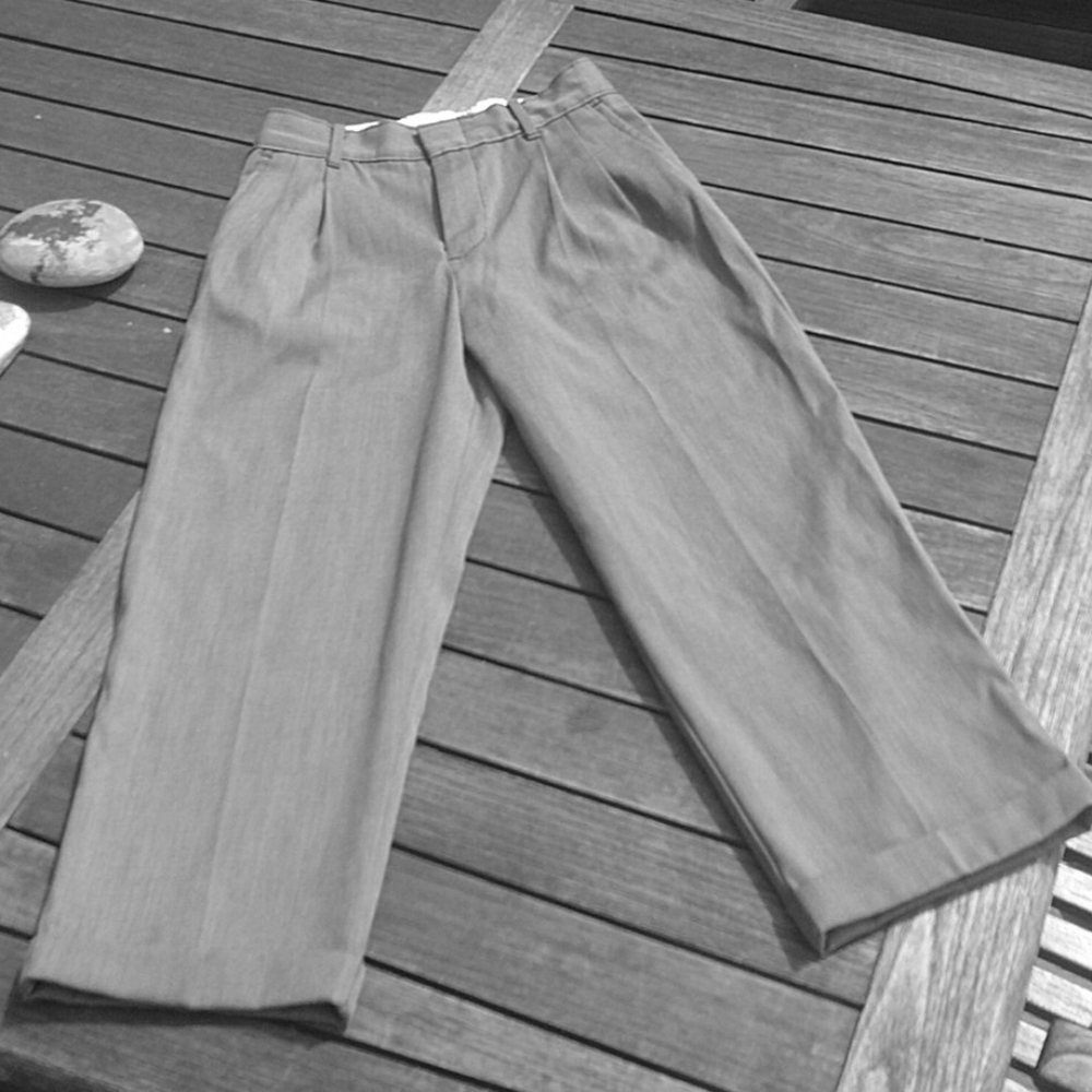 Boy's grey dress pants size 6 EUC